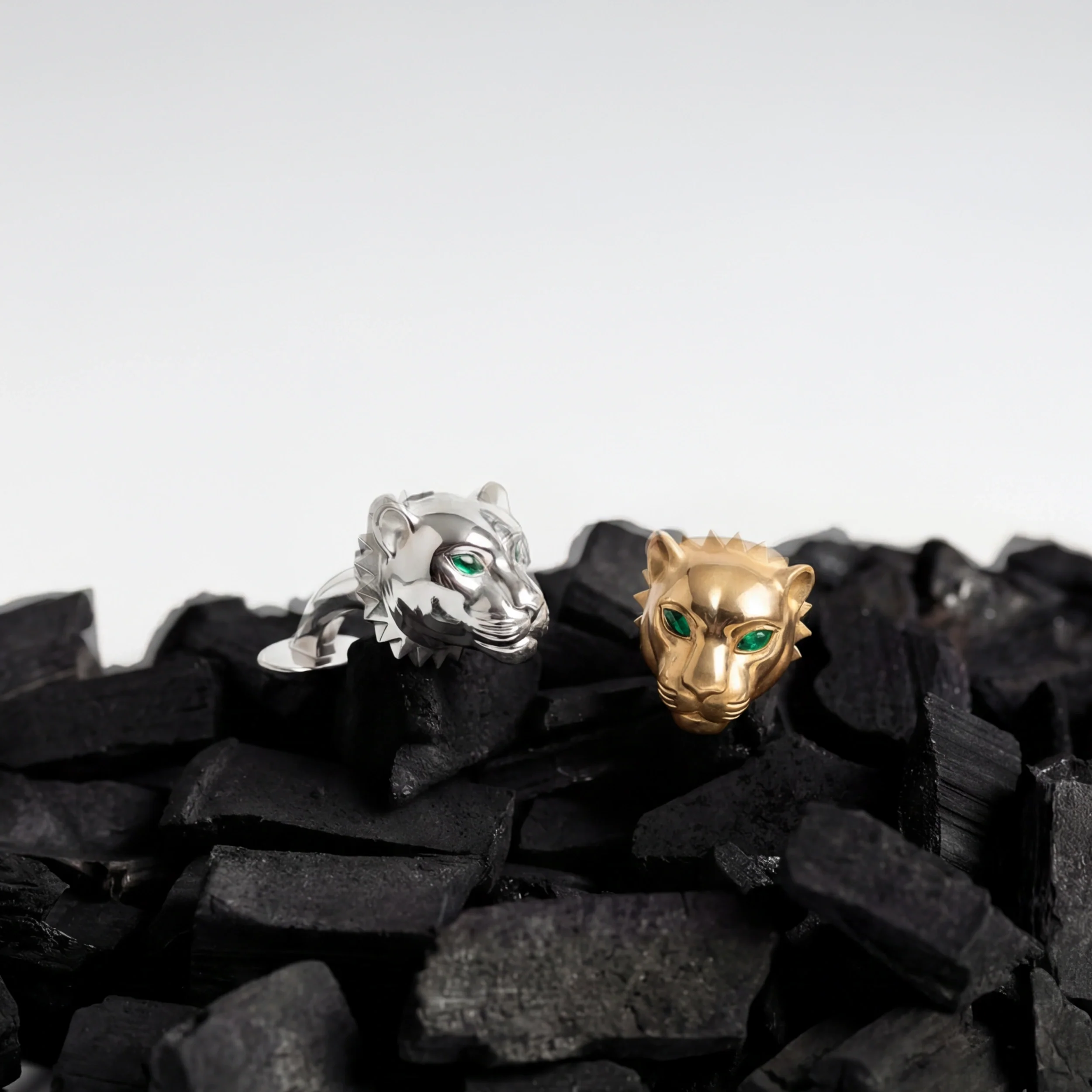 Emerald Eye Jaguar Cufflinks - Image 3