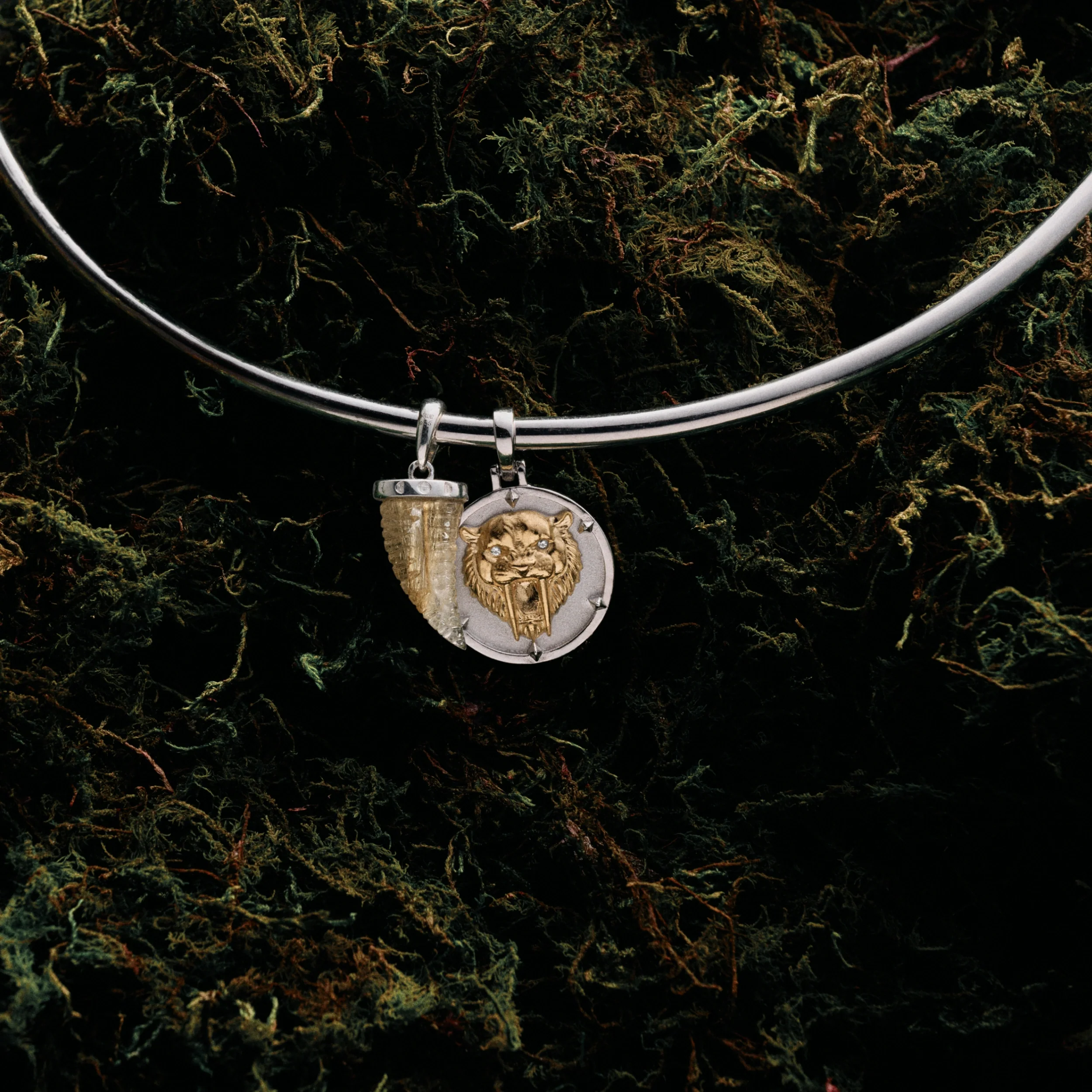 Sapphire Saber-Toothed Cat Collar Necklace - Image 3